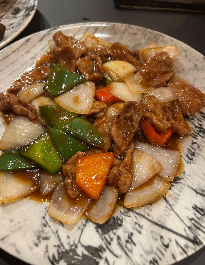 Wok agrodolce con verdure e salsa lucida — cucina cinese di Oh! My Bao Milano
